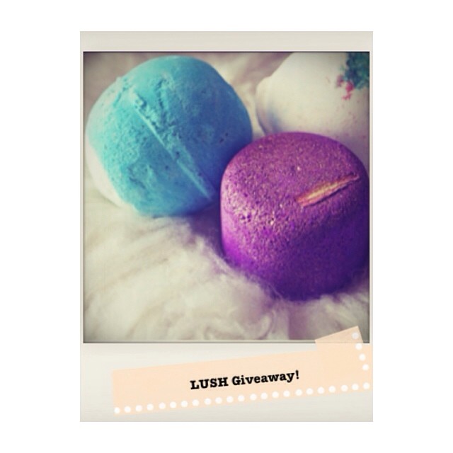 @lushcosmetics #bathbomb #giveaway one blog right now! Link is in my profile ??