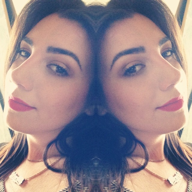 It's a bronze eye & orange lip kinda Monday. #fotd #makeup #beauty #beautyblog #bbloggers #bblogger #bblog #makeupmonday #makeupblogger #makeupblog #instagood #instadaily #picoftheday #follow #redlips #brows #bronze