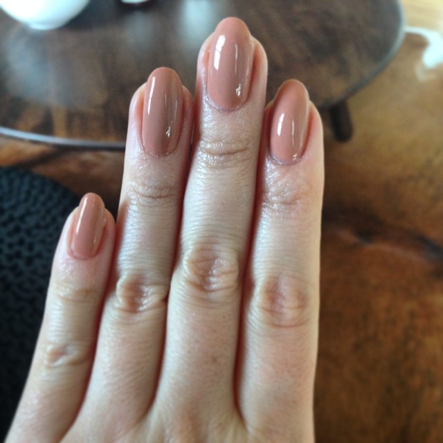 Oooo I'm loving this nude color so much (shock! gasp!) that I might just have to write about it! #bbloggers #nails