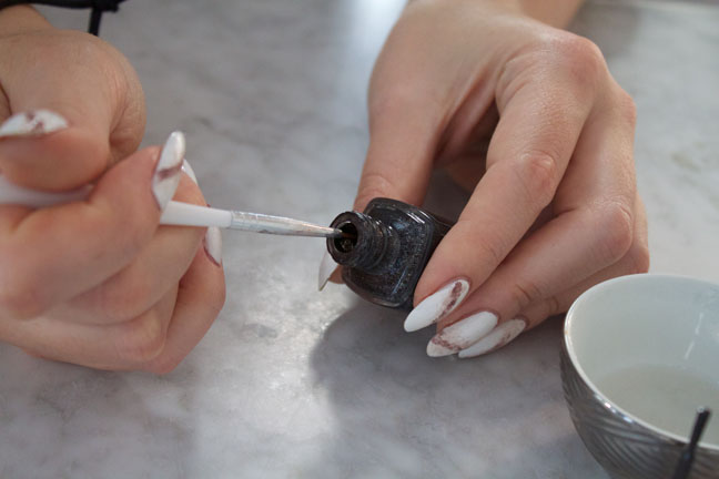 rose_gold_marble_nails_9